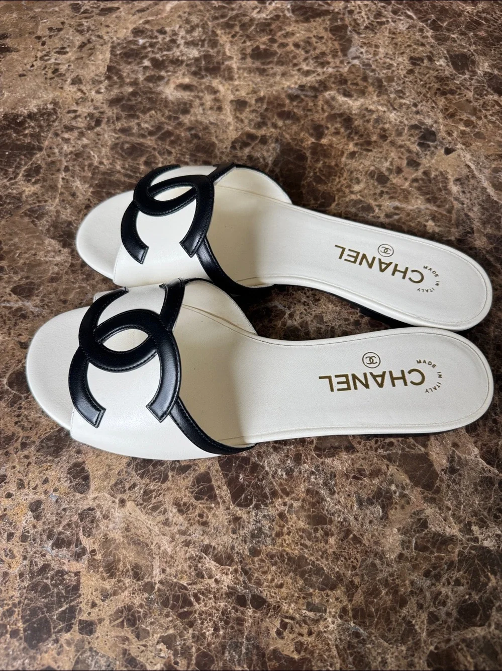 Chanel 26s ivory black logo slides sandals flats sz 39